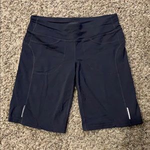 Gray knit Bermuda Altheta shorts